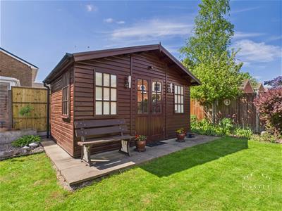 OUTSIDE - OUTSIDE CABIN/SUMMER HOUSE